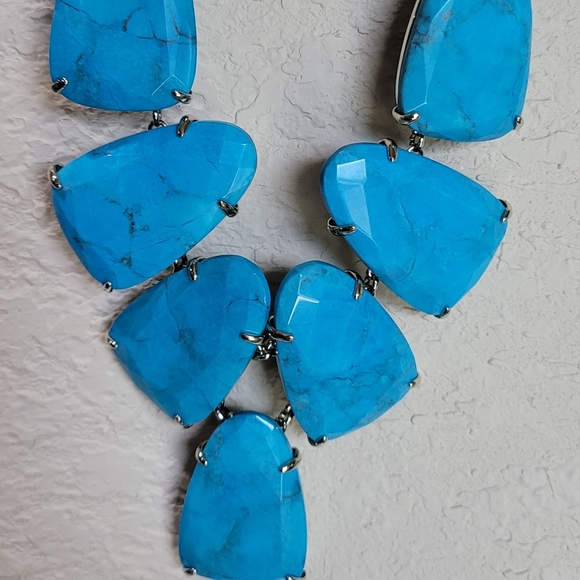 NWT Kendra Scott Blue Gold Statement Necklace - Picture 2 of 9